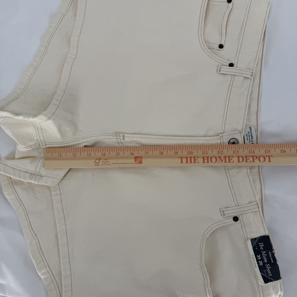 Abercrombie & Fitch Sz 35/20 The Mom Short Ivory High Rise Curve Love 2.5 Inseam - Picture 6 of 7
